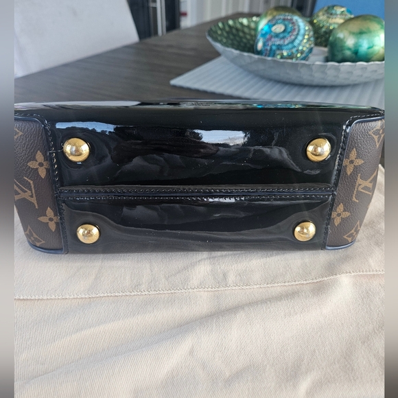 **SOLD**Louis Vuitton Cherrywood Vernis PM Handbag - Picture 10 of 16